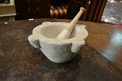 Lot 323 - A Victorian marble pestle and mortar