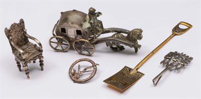 Lot 358 - A small collection of miscellaneous