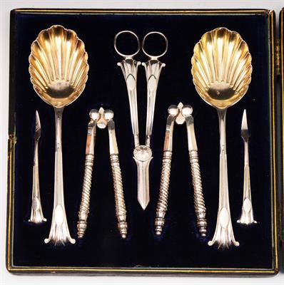 Lot 364 - A silver plated set