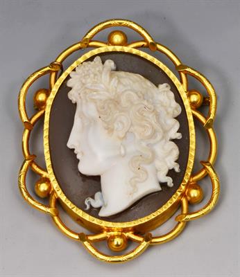 Lot 391 - A Victorian carved cameo
