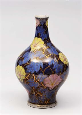 Lot 71 - A JAPANESE PORCELAIN BOTTLE VASE decorated in blue