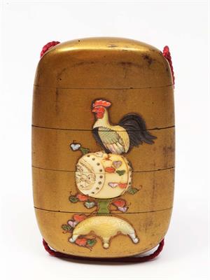 Lot 99 - A JAPANESE FOUR CASE GOLD LACQUER INRO decorated in shibayama style with cockerel on a war drum