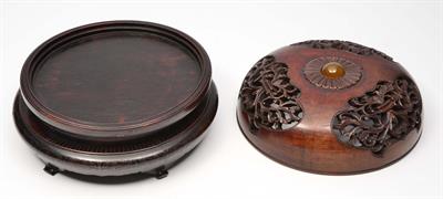 Lot 212 - A CHINESE OPEN COVER with three pierced open fretwork panels and inset hardstone finial