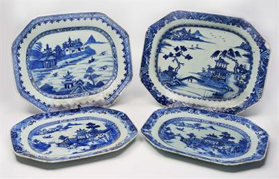 Lot 248 - A CHINESE EXPORT BLUE AND WHITE MEAT PLATE with pagoda