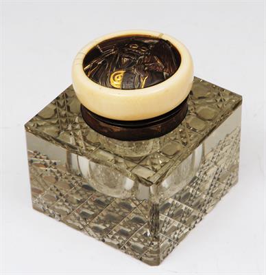 Lot 510 - A JAPANESE KAGAMIBUTA attached to an English silver topped inkwell