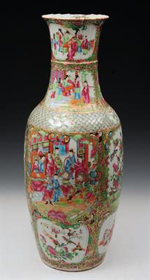 Lot 523 - A CHINESE CANTON PORCELAIN OVIFORM VASE modelled to represent tied fabric