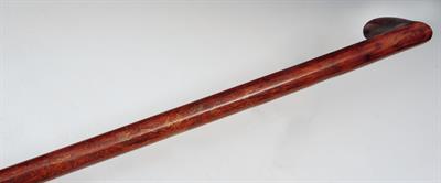 Lot 577 - A CHINESE HUANGHUALI WALKING STICK with gold and silver line inlay