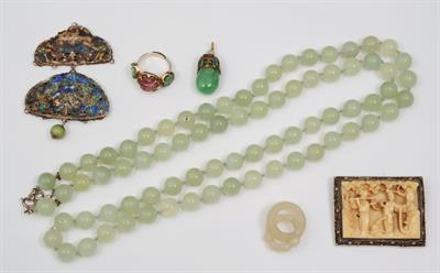 Lot 614 - A SMALL GROUP OF CHINESE JEWELLERY including a jade necklace