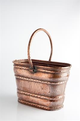 Lot 371 - Arts & Crafts