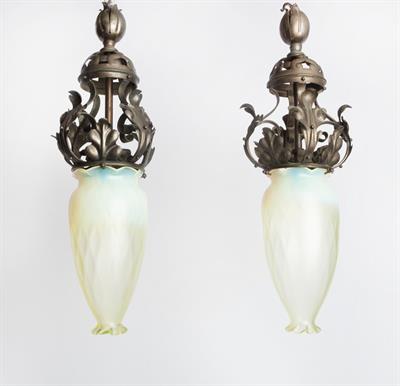 Lot 404 - Arts & Crafts