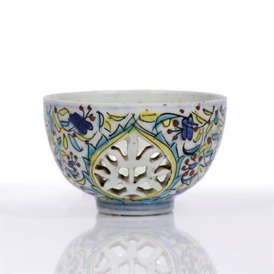 Lot 23 - Kutahya bowl