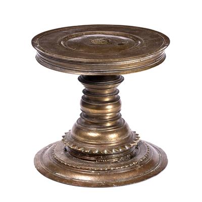 Lot 216 - Bronze stand