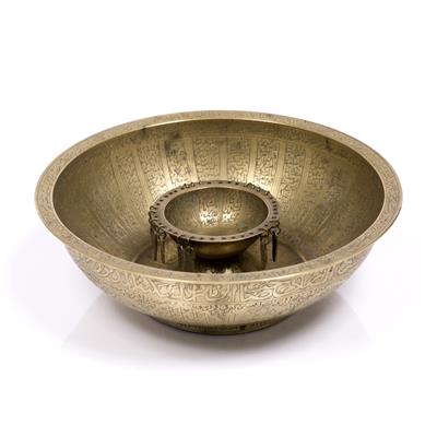 Lot 268 - Magic bowl