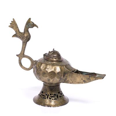 Lot 271 - Oil lamp