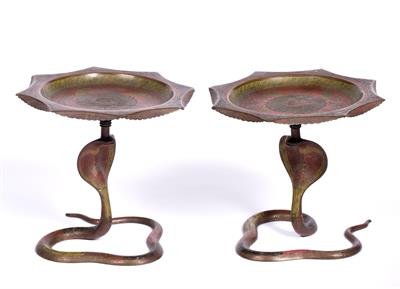 Lot 286 - Pair of tazzas