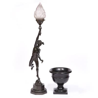 Lot 3 - A BRONZE TABLE LAMP
