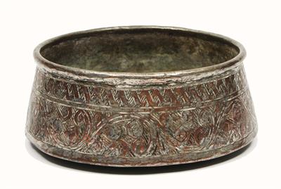 Lot 79 - AN ANTIQUE
