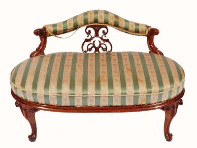 Lot 90 - A VICTORIAN WALNUT WINDOW SEAT