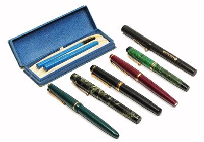 Lot 104 - A MONT BLANC NO. 22 FOUNTAIN PEN