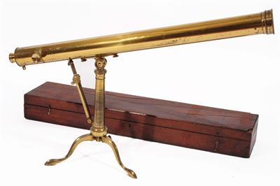 Lot 112 - A 19TH CENTURY BRASS GENTLEMAN'S TELESCOPE