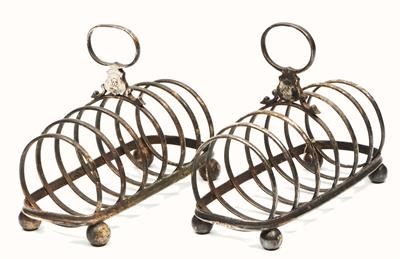 Lot 117 - A PAIR OF LATE 19TH CENTURY SILVER PLATED REGIMENTAL SEVEN BAR TOAST RACKS