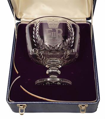 Lot 139 - A STUART CRYSTAL FOOTED GLASS BOWL