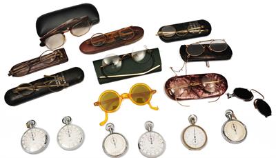 Lot 142 - A COLLECTION OF VARIOUS EARLY PAIRS OF SPECTACLES