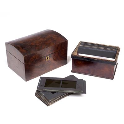 Lot 187 - A SWAN'S PATENT 'CLAIRVOYANT' STEREOSCOPIC VIEWER in walnut case