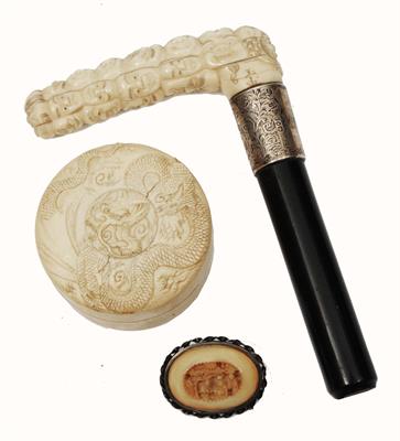 Lot 201 - A JAPANESE IVORY WALKING CANE