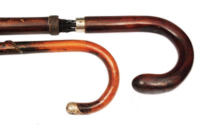 Lot 217 - A LATE 19TH/EARLY 20TH CENTURY CROOK HANDLED WALKING CANE