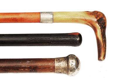 Lot 221 - A SILVER MOUNTED ANTLER HANDLED WALKING CANE