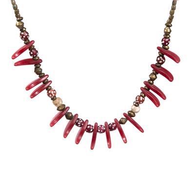 Lot 280 - AN AFRICAN NECKLACE with imitation lion's claw and Murano glass beads
