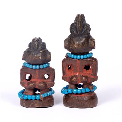 Lot 299 - A YORUBA WOOD FIGURE CARVING