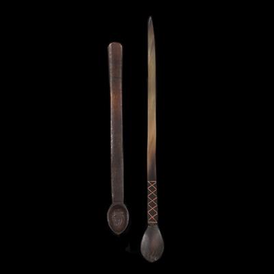 Lot 315 - A ZULU HORN SNUFF SPOON incised with red cross-hatch design