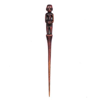 Lot 319 - AN EAST AFRICAN WOODEN HEAD SCRATCHER with deep red patina
