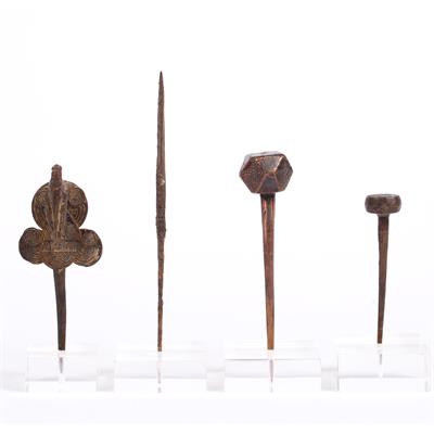 Lot 321 - A LOBI METAL HEAD SCRATCHER in the form of a locust