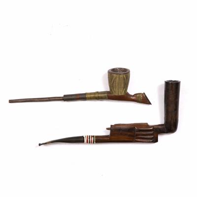 Lot 327B - AN AFRICAN WOODEN PIPE