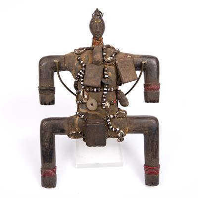 Lot 358A - AN AFRICAN WOODEN FETISH FIGURE