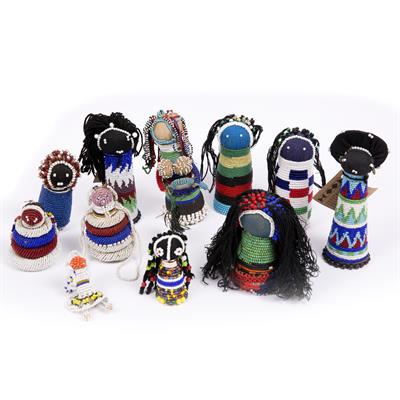 Lot 361 - A ZULU BEADWORK DOLL