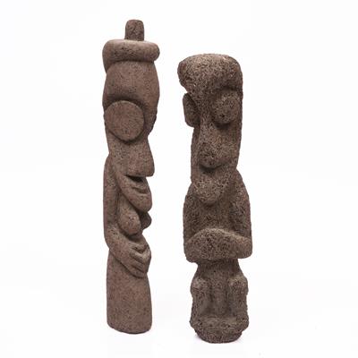 Lot 412 - A PAIR OF VANUATU TREE FIBRE FIGURES