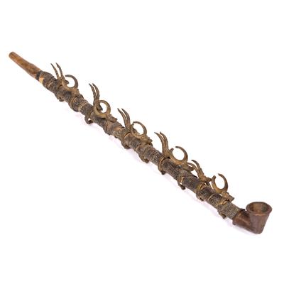Lot 427 - A WEST AFRICAN NUNA NUNUMA PIPE
