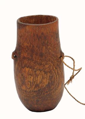 Lot 446 - A MASAI KENYA WOODEN MILK CUP