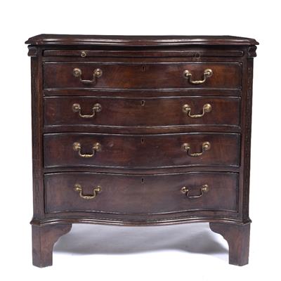 Lot 25 - Mahogany serpentine chest of drawers
