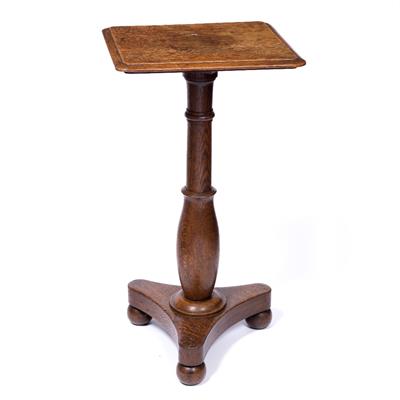Lot 41 - Small oak pedestal occasional table