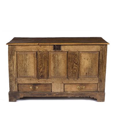 Lot 75 - Oak mule chest