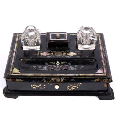 Lot 103 - Papier mache desk stand