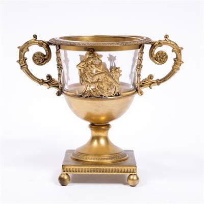 Lot 133 - Gilt metal classical urn