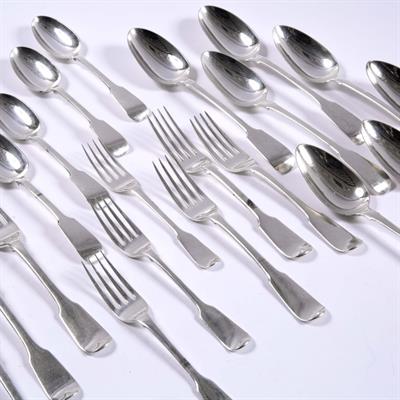 Lot 247 - Large quantity of miscellaneous flatware