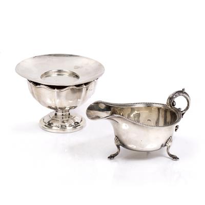 Lot 271 - Silver communion plate