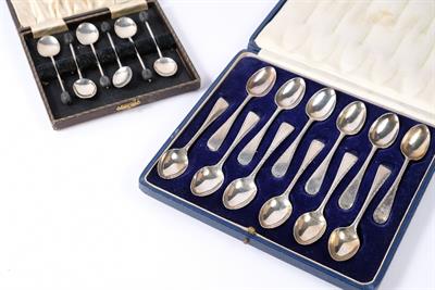 Lot 275 - Cased set of 6 silver coffee bean spoons
